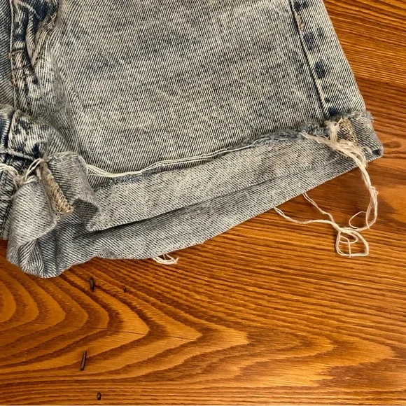 Pac Sun mom short cuffed raw hem size 25 jean denim shorts - Picture 3 of 8